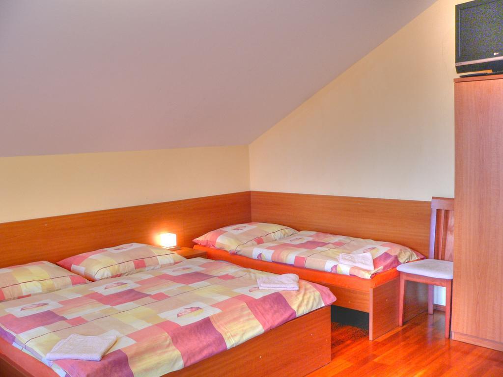 Privat Baja Hotel Liptovsky Mikulas Bilik gambar