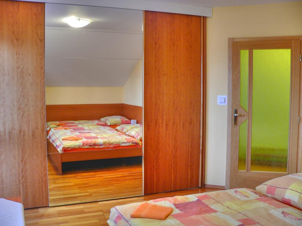 Privat Baja Hotel Liptovsky Mikulas Bilik gambar