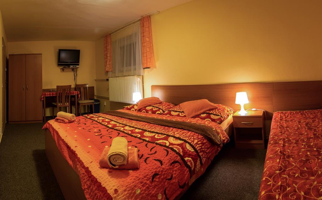 Privat Baja Hotel Liptovsky Mikulas Luaran gambar