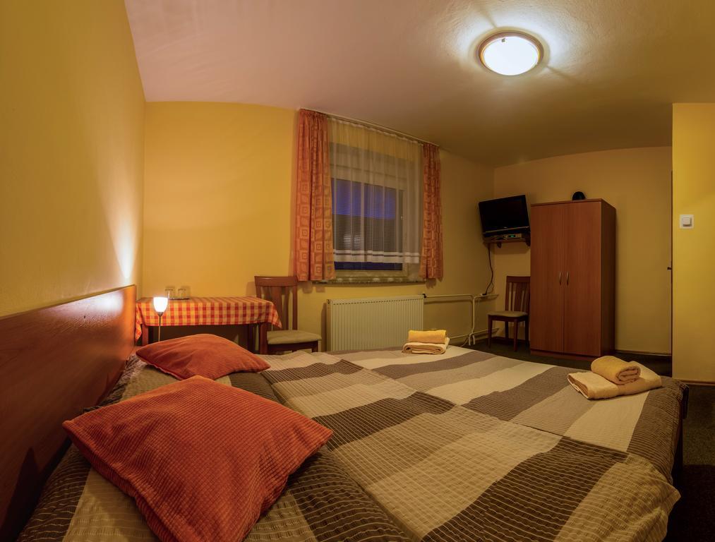 Privat Baja Hotel Liptovsky Mikulas Luaran gambar