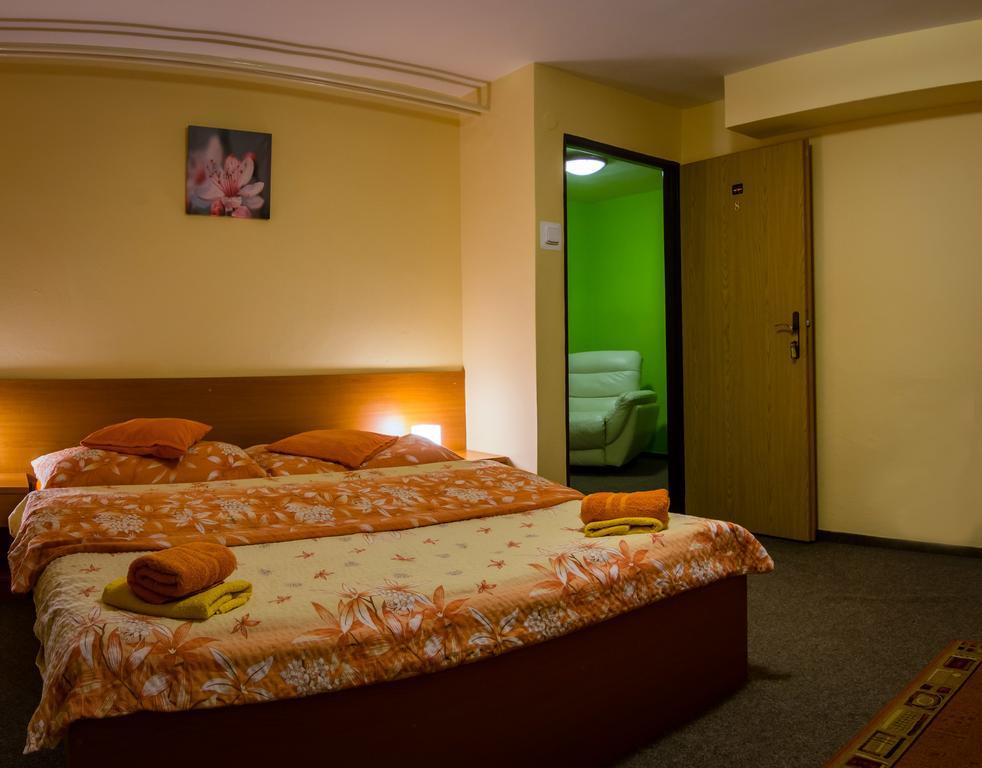 Privat Baja Hotel Liptovsky Mikulas Luaran gambar