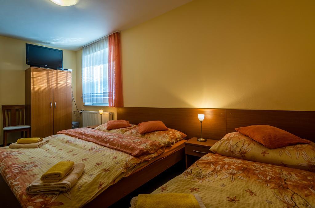 Privat Baja Hotel Liptovsky Mikulas Luaran gambar